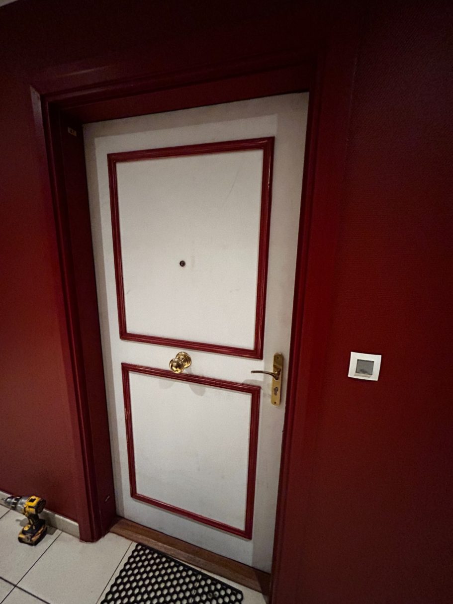 Porte palière prête à être peinte