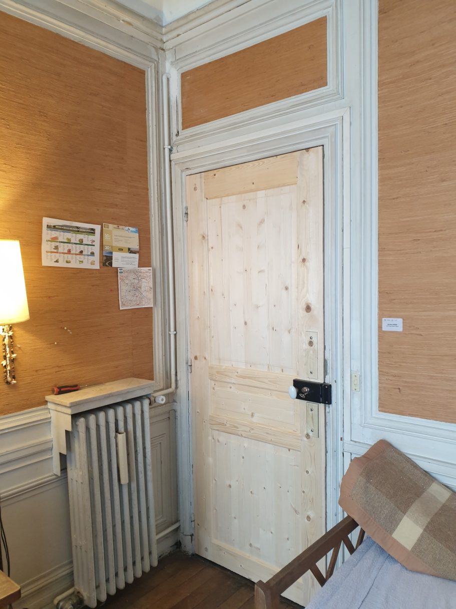 Porte d'entrée bois à panneaux
