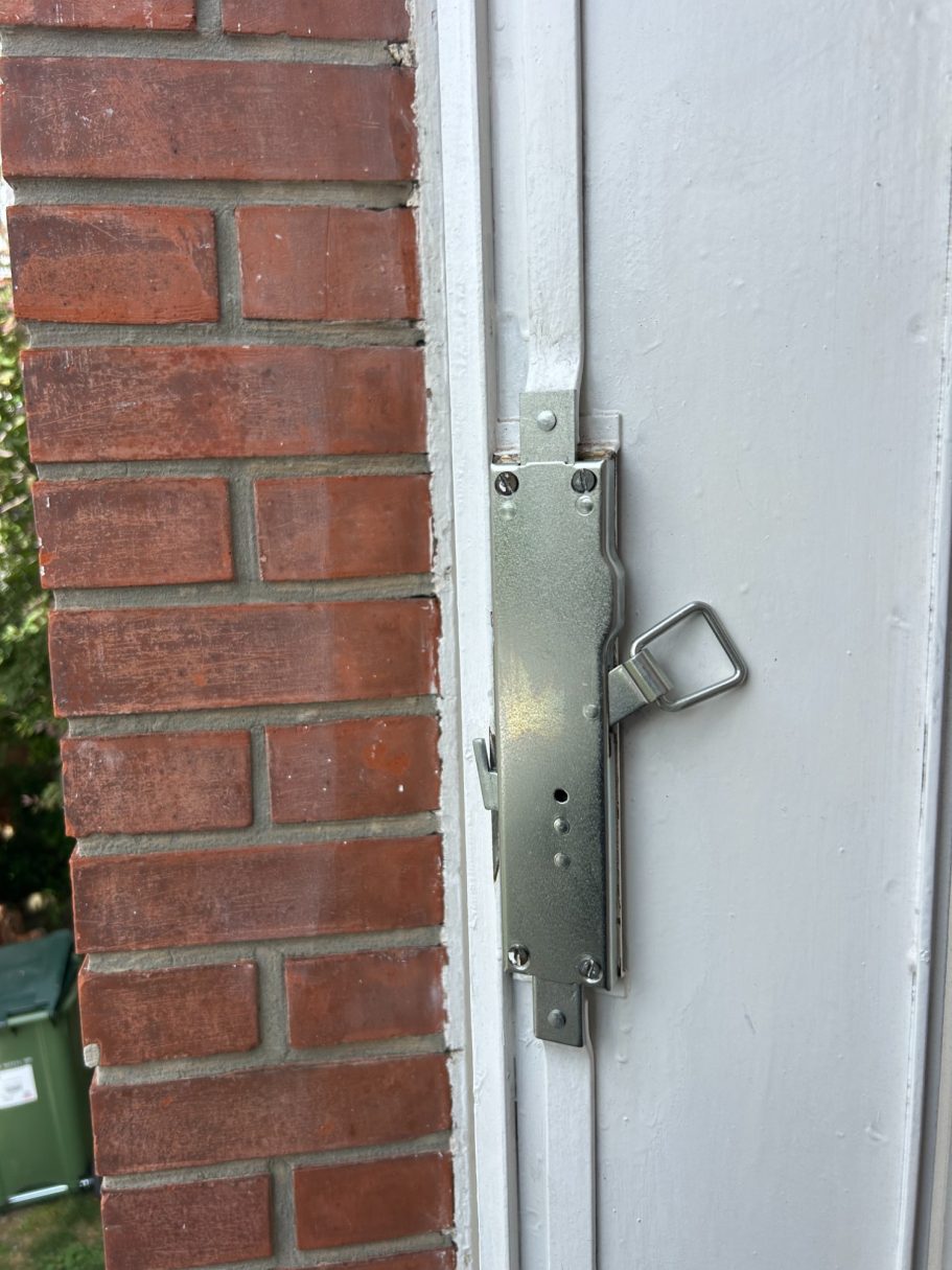 Serrure persiennes avant / après