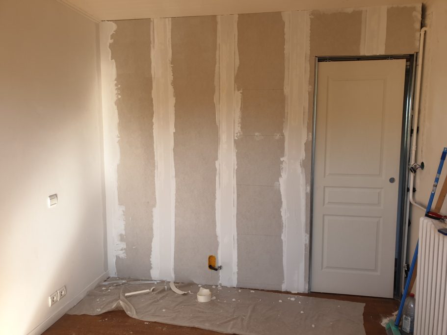 Porte postformée pour galandage