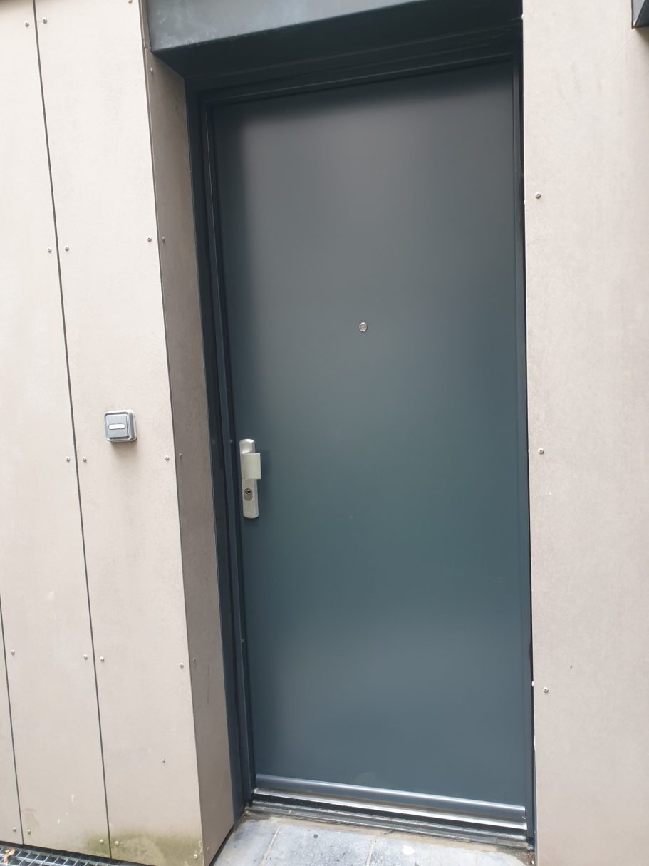 Porte d'entrée gris alu anthracite