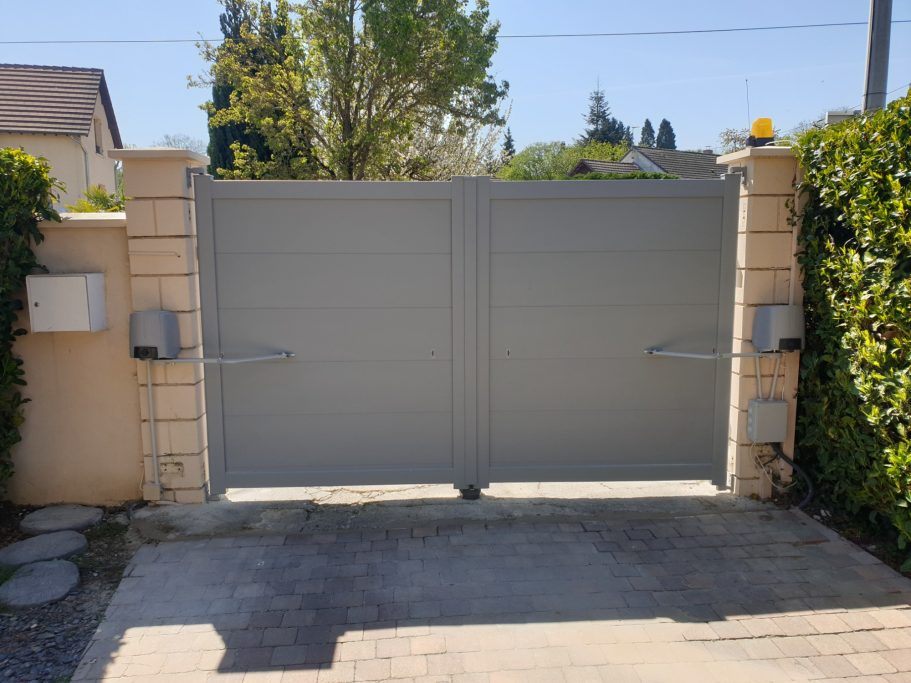 Motorisation sur portail alu