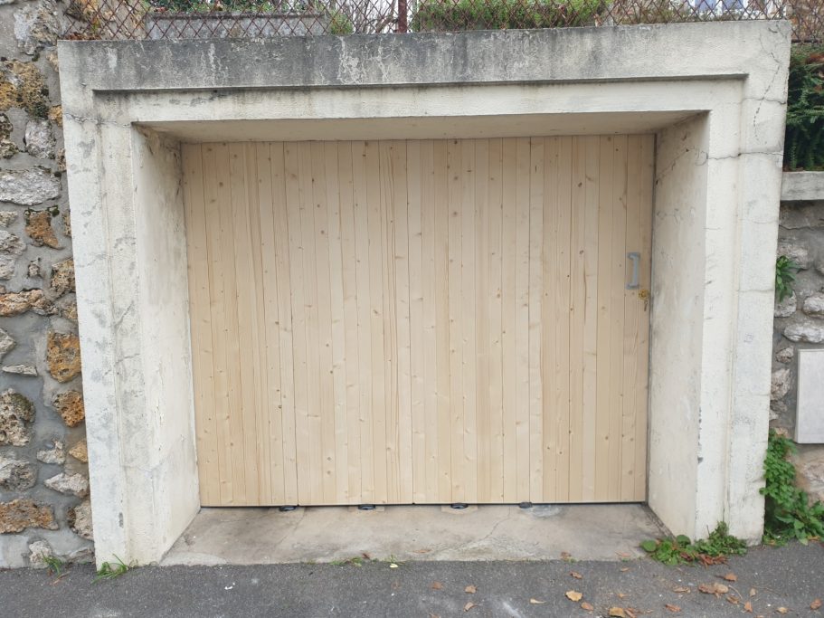 Porte de garage à ouverture latérale bois