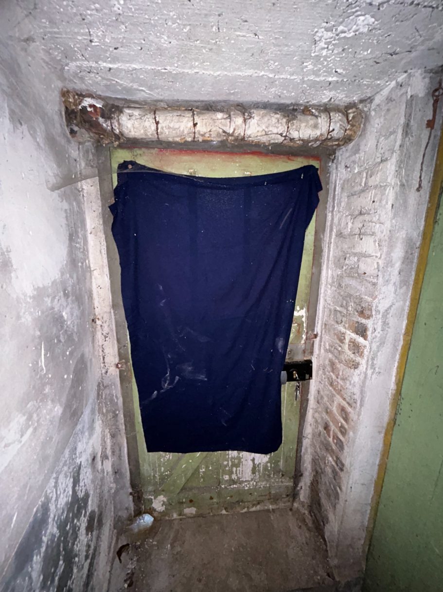 Bloc-porte de service blindé avant / après