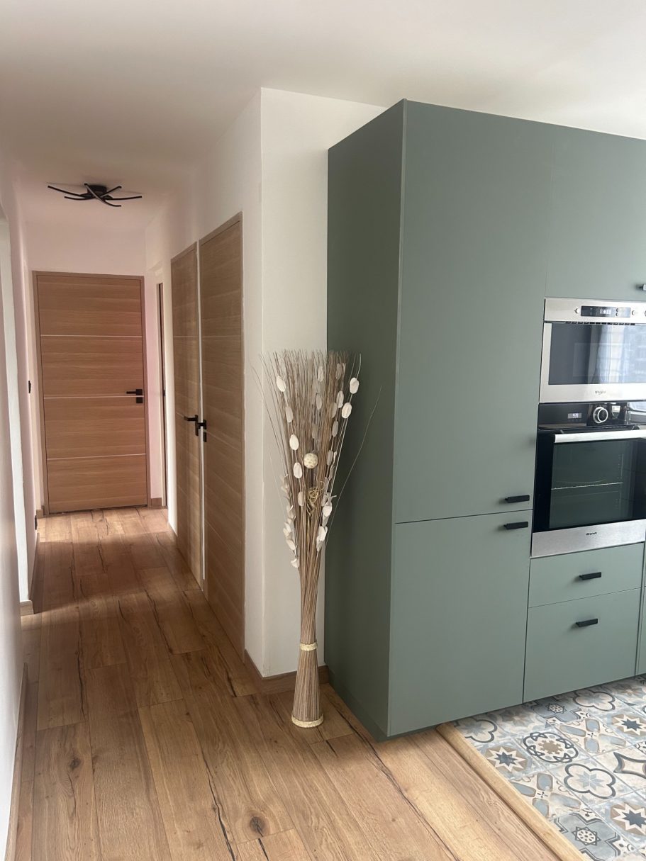 Blocs-porte avec paumelles invisibles,