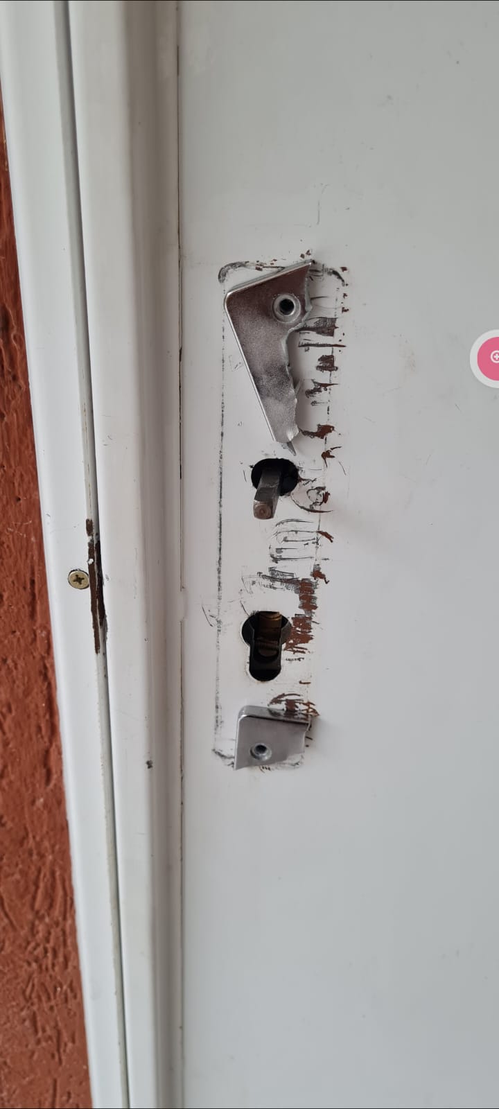 Effraction sur local vélo avant / après