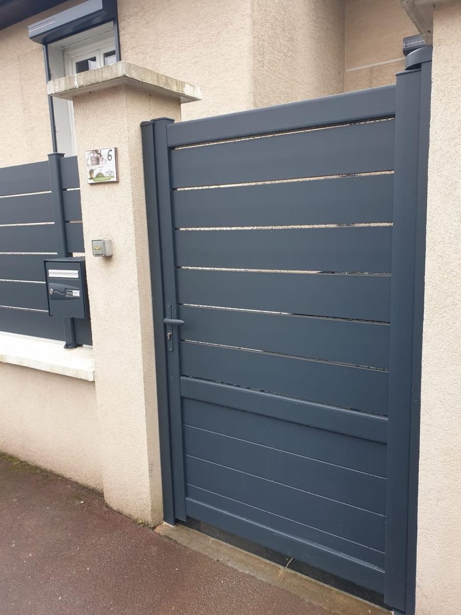 Clôture complète anthracite en alu avant / après