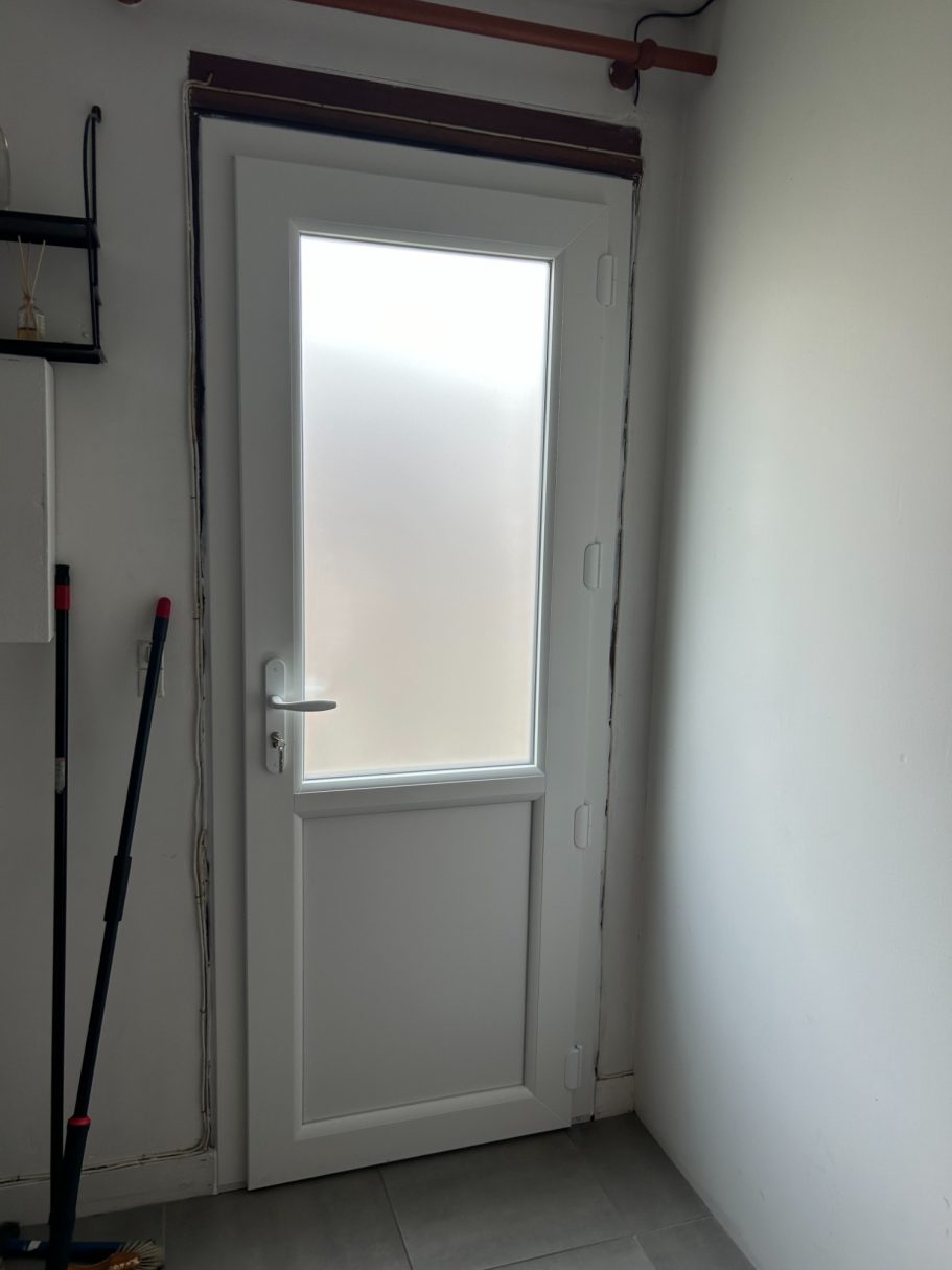 Deux portes PVC vue intérieure avant après