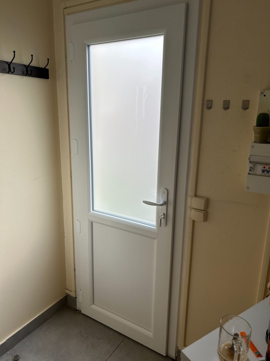 Deux portes PVC vue intérieure avant après